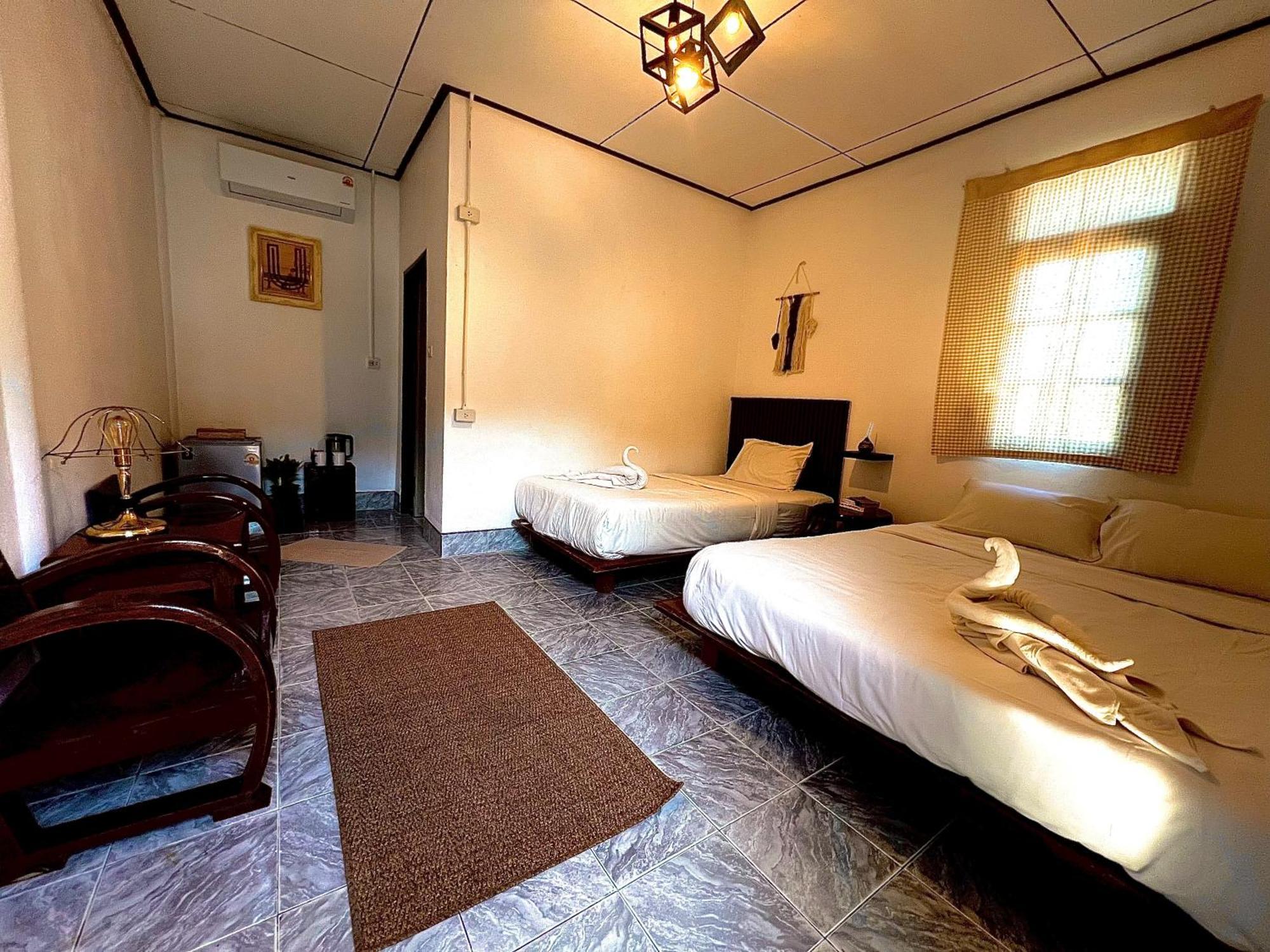The Wave Haad Rin Hostel Room photo