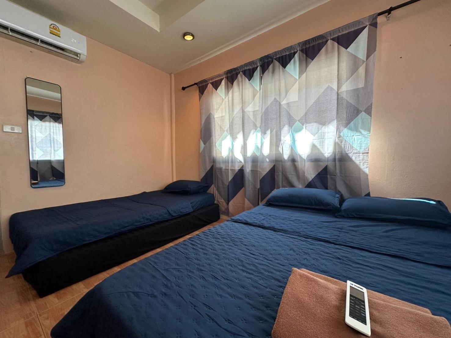 The Wave Haad Rin Hostel Room photo